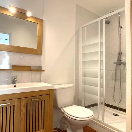 Renting Atypical In Rue Fourmillière Antibes