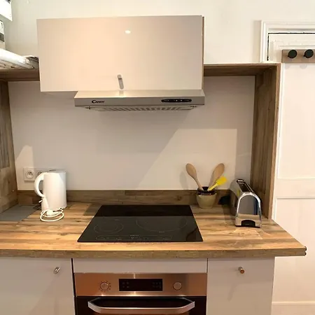 Renting Atypical In Rue Fourmillière Antibes