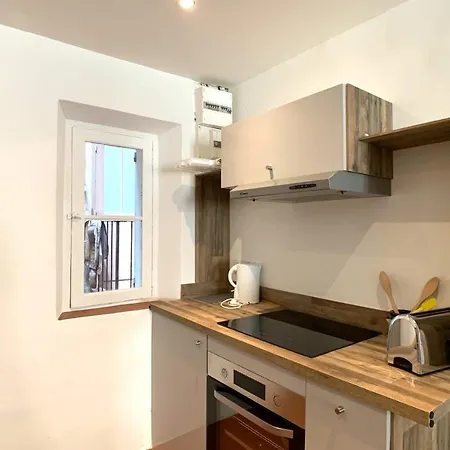 Renting Atypical In Rue Fourmillière Appartamento *